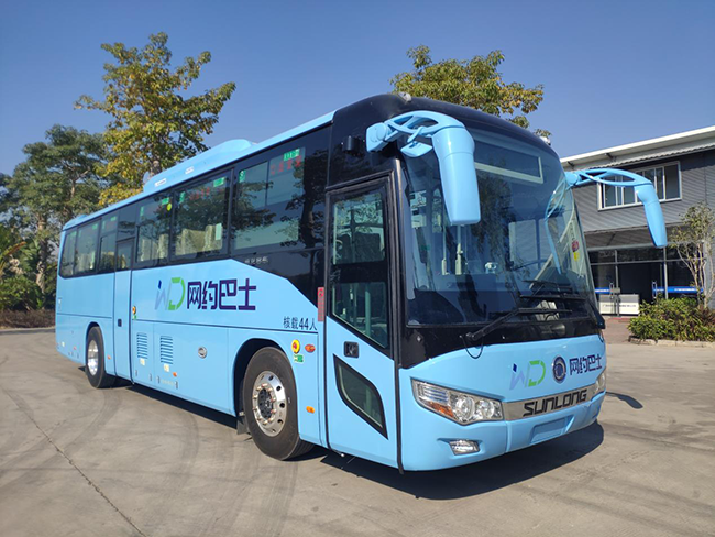 投運(yùn)開跑||廣西申龍HQK6118型純電動“藍(lán)天”客車正式投運(yùn)南寧首條高速公路公交線路